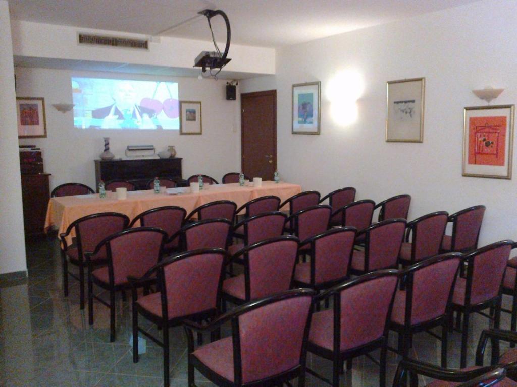 Country Hotel Le Rocce Magione Exterior photo