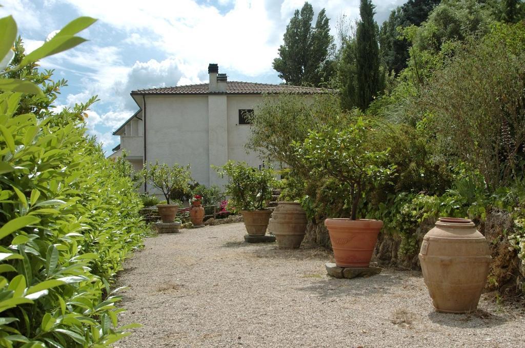 Country Hotel Le Rocce Magione Exterior photo