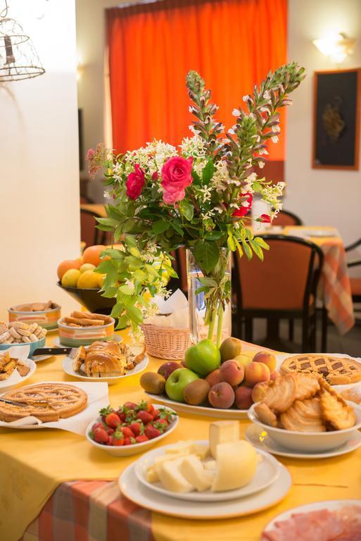 Country Hotel Le Rocce Magione Exterior photo