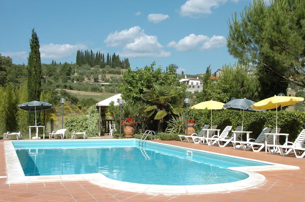 Country Hotel Le Rocce Magione Exterior photo