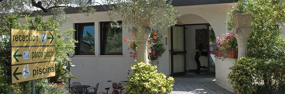 Country Hotel Le Rocce Magione Exterior photo