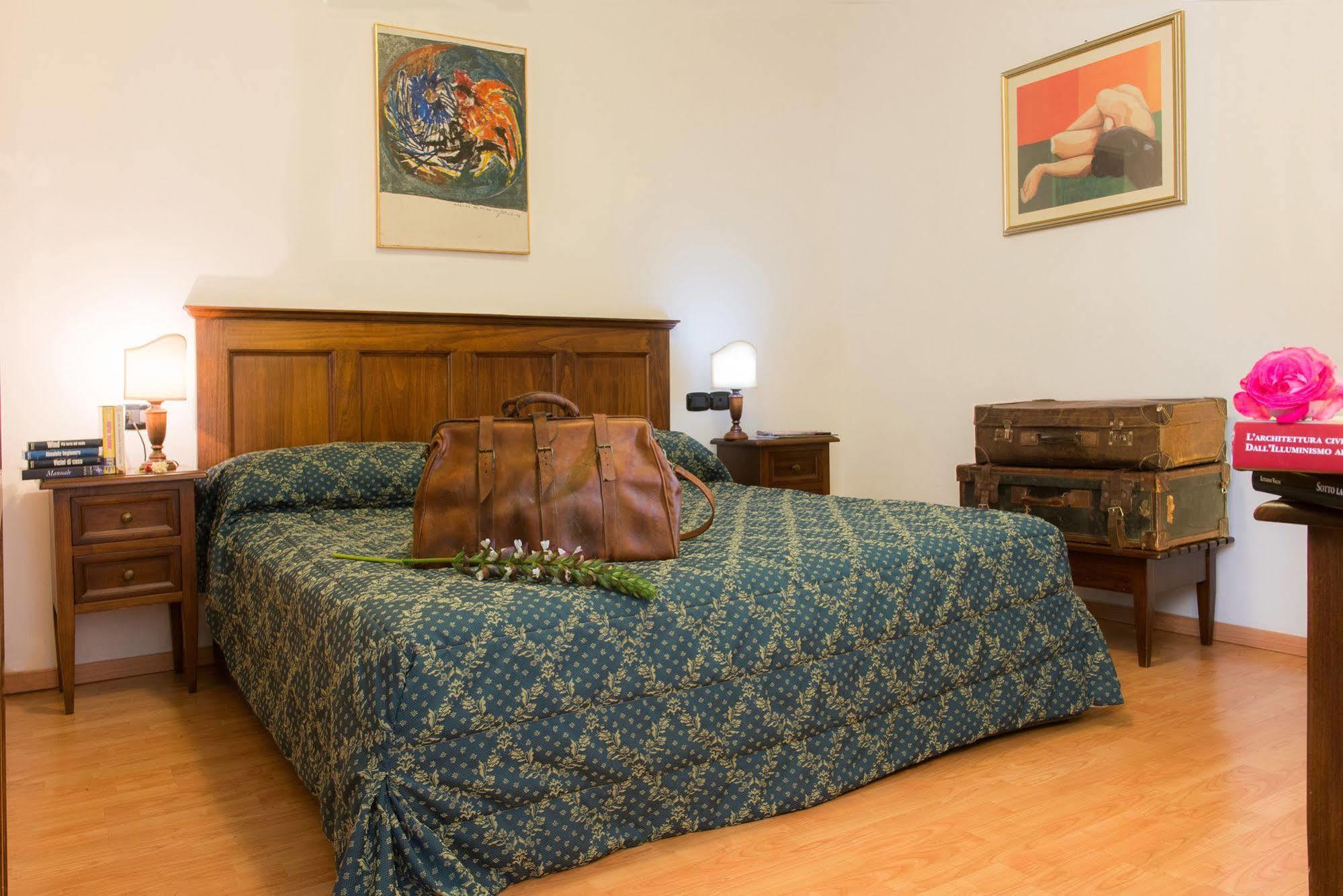 Country Hotel Le Rocce Magione Exterior photo