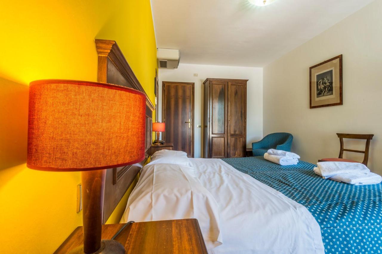 Country Hotel Le Rocce Magione Exterior photo