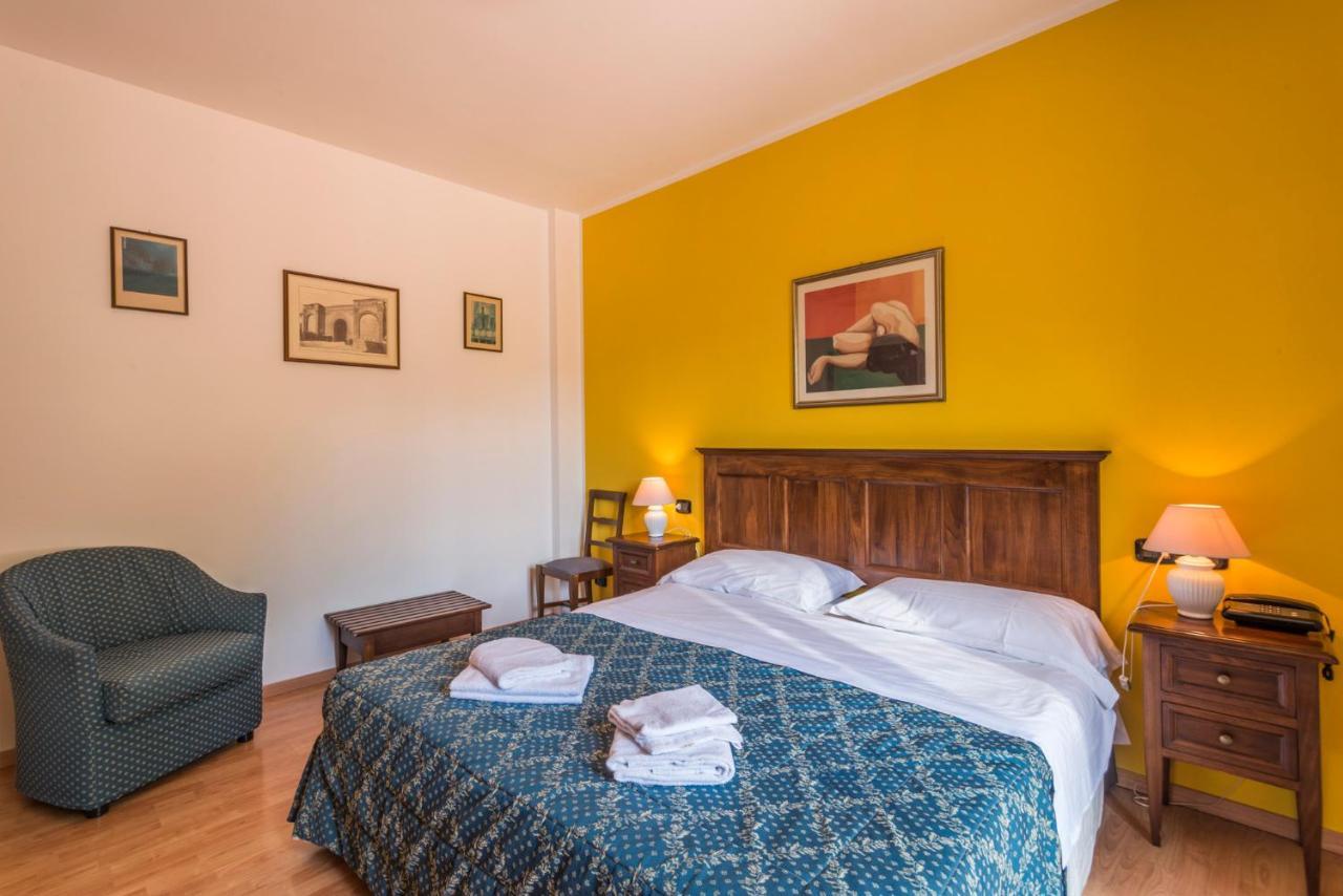 Country Hotel Le Rocce Magione Exterior photo