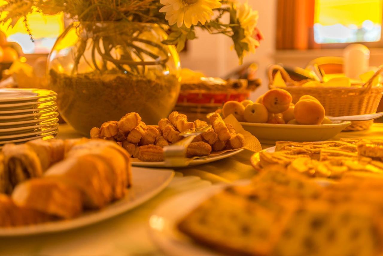 Country Hotel Le Rocce Magione Exterior photo