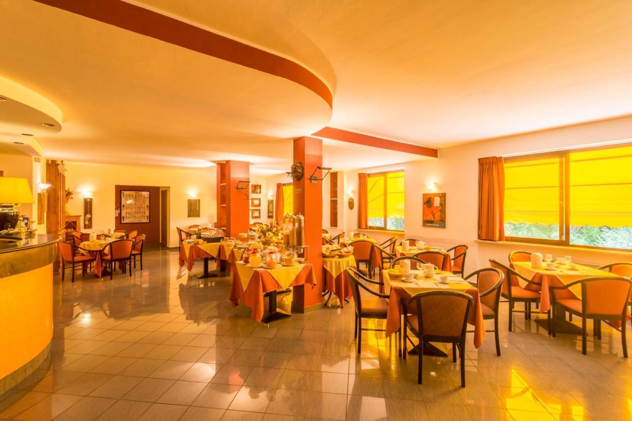 Country Hotel Le Rocce Magione Exterior photo