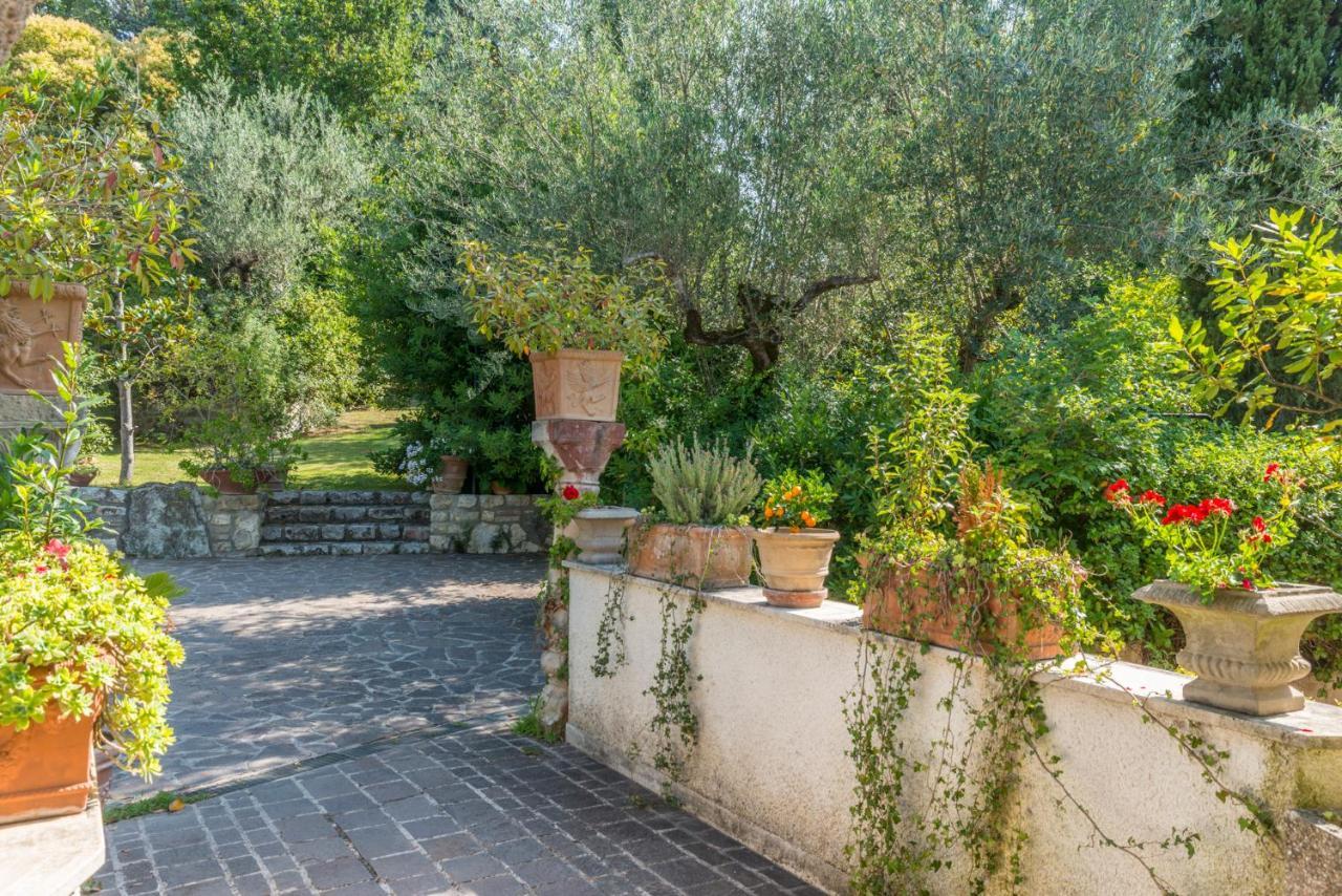 Country Hotel Le Rocce Magione Exterior photo
