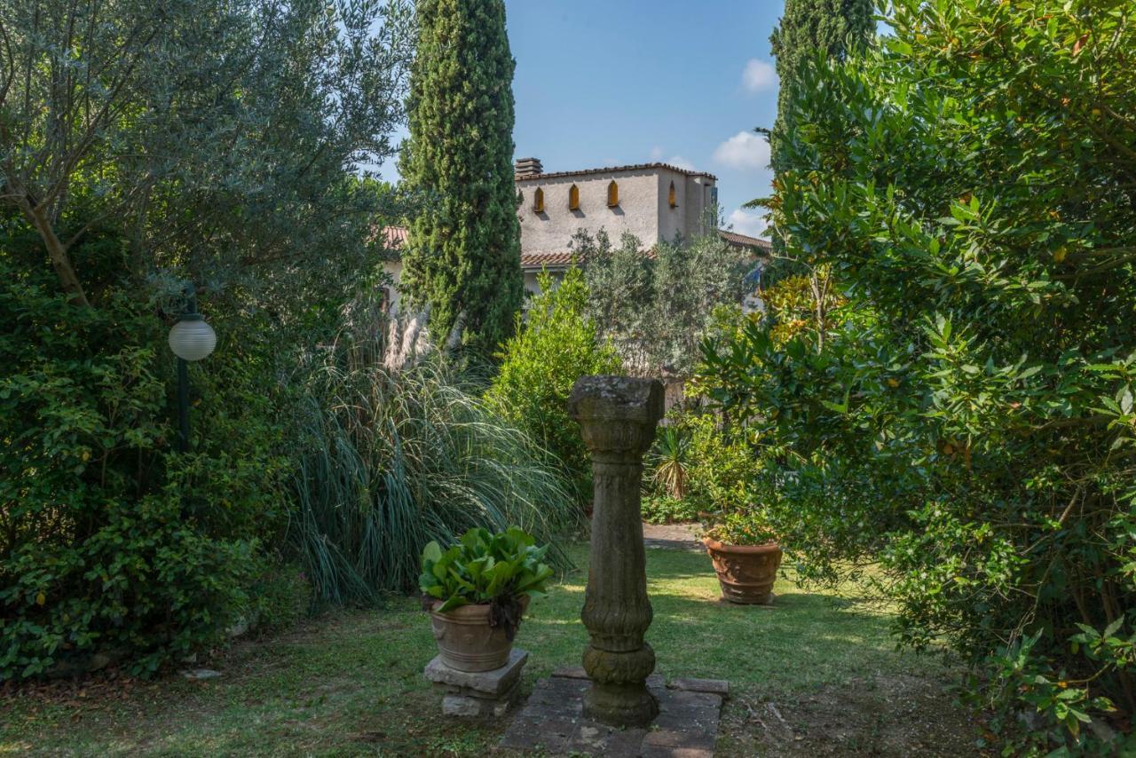 Country Hotel Le Rocce Magione Exterior photo